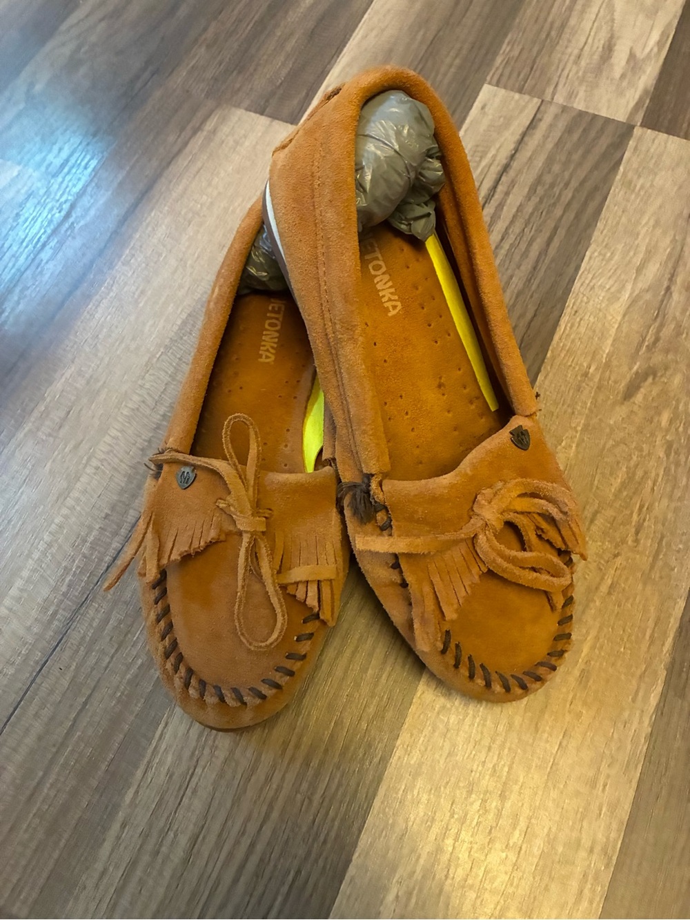 Minnetonka Women's Kilty Plus Suede Moccasins w/Rubber Soles SZ 8